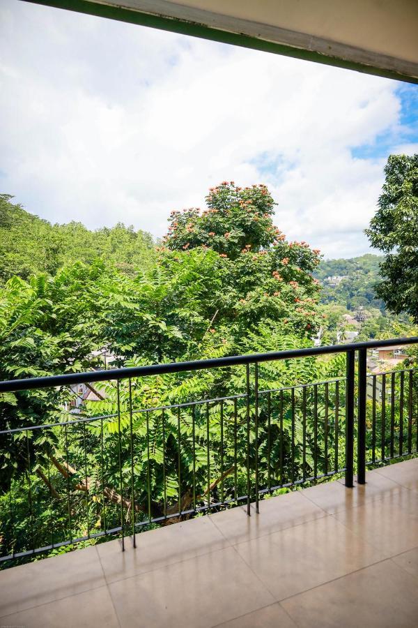 Funk Bunk - Mount View Lodge Kandy Eksteriør billede